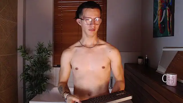 Brandon starkk online show from 12/04/25, 12:36