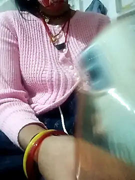 Anushasharma89 online show from 12/14/25, 12:27