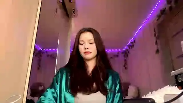 Snapshot of CutieSlim chatting on 11/17/25, 06:08 CutieSlim online show from 11/17/25, 06:08