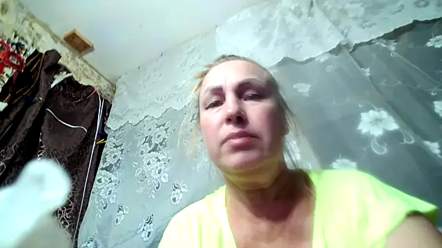 Snapshot of Kissingyouu chatting on 11/18/25, 06:40 Kissingyouu online show from 11/18/25, 06:40