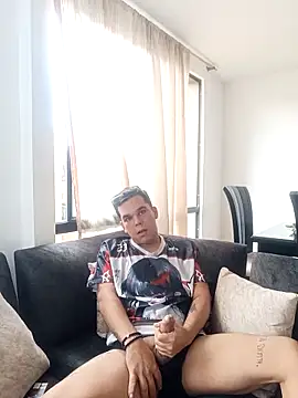 lxKyo online show from 11/16/25, 06:46