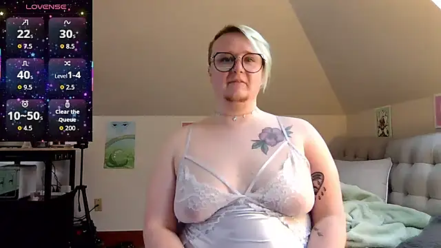 queerlyjaz online show from 04/21/26, 05:50