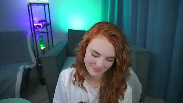 foxy cute4you online show from 04/12/26, 06:35