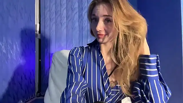 Jolienne online show from 11/25/25, 06:08