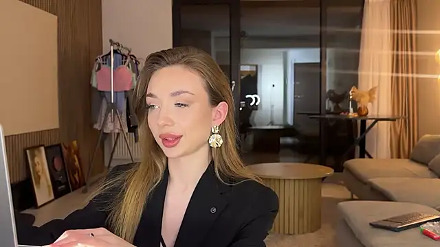 Jolienne online show from 03/27/26, 09:03