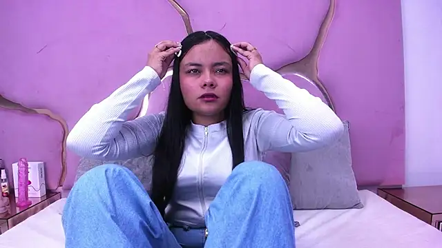 Aisha Leenss online show from 02/13/26, 02:02