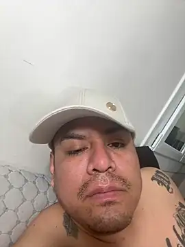 Snapshot of Pelotas2000 chatting on 11/17/25, 03:29 Pelotas2000 online show from 11/17/25, 03:29