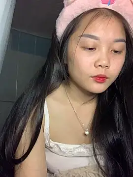 Snapshot of Baa-bee22 chatting on 11/21/25, 05:17 Baa-bee22 online show from 11/21/25, 05:17