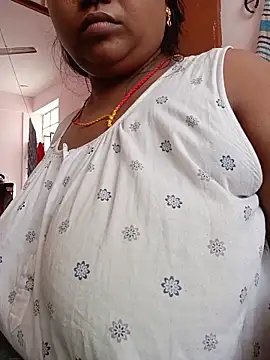CUTE-LOVE-SWEETS online show from 06/11/26, 04:10