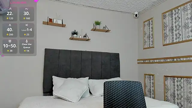 Snapshot of MIssZhoe chatting on 11/17/25, 11:38 MIssZhoe online show from 11/17/25, 11:38