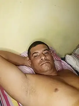 Snapshot of josepis2 chatting on 11/19/25, 05:07 josepis2 online show from 11/19/25, 05:07