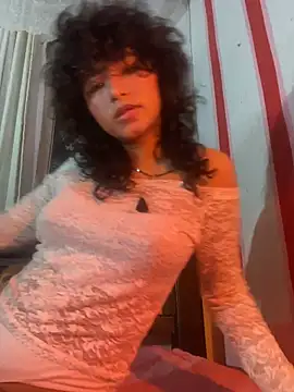 Snapshot of justcallmemargo chatting on 11/26/25, 01:50 justcallmemargo online show from 11/26/25, 01:50