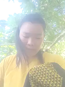 Snapshot of meomeo-00 chatting on 11/25/25, 03:06 meomeo-00 online show from 11/25/25, 03:06