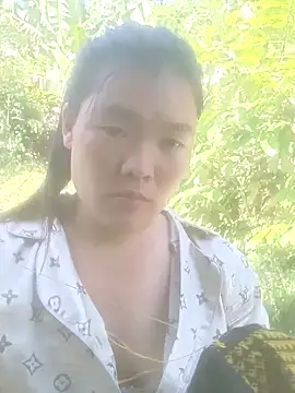 Snapshot of meomeo-00 chatting on 11/28/25, 07:00 meomeo-00 online show from 11/28/25, 07:00