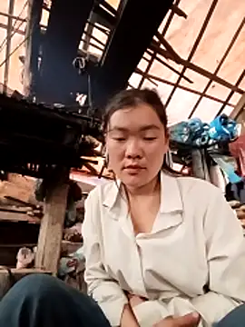 Snapshot of meomeo-00 chatting on 12/20/25, 01:02 meomeo-00 online show from 12/20/25, 01:02