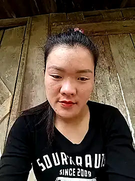 Snapshot of meomeo-00 chatting on 01/18/26, 04:05 meomeo-00 online show from 01/18/26, 04:05