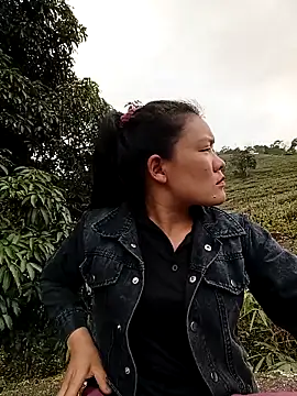 Snapshot of meomeo-00 chatting on 02/17/26, 08:33 meomeo-00 online show from 02/17/26, 08:33