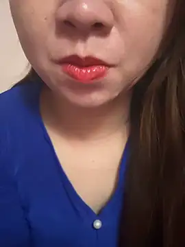 Snapshot of Hot-Today chatting on 11/19/25, 12:49 Hot-Today online show from 11/19/25, 12:49