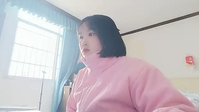 Misszhong online show from 11/18/25, 07:46