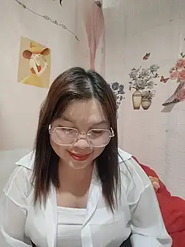Snapshot of Cover-baa chatting on 06/17/26, 03:09 Cover-baa online show from 06/17/26, 03:09