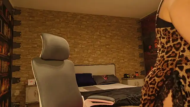 LeillaaX online show from 04/02/26, 07:39