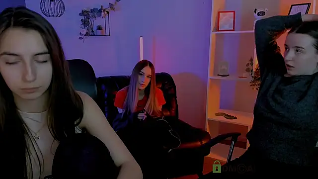 Snapshot of _kellykitten_ chatting on 04/15/26, 03:30 kellykitten online show from 04/15/26, 03:30