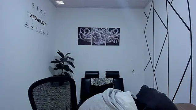 James Adams 01 online show from 12/04/25, 12:36