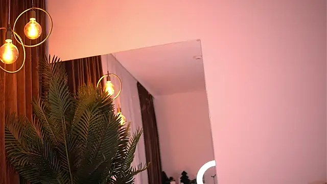 LuvCaprice online show from 01/05/26, 05:27