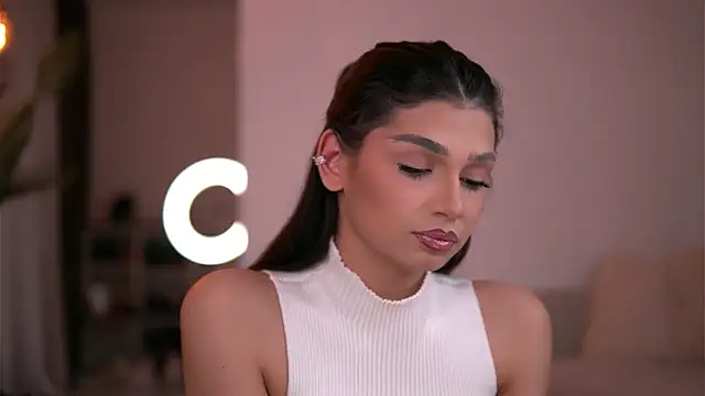 LuvCaprice online show from 03/25/26, 08:59