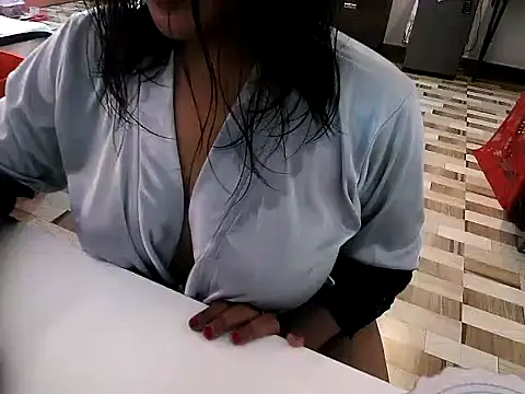 raveena hot online show from 04/09/26, 03:17