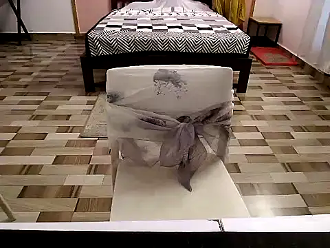 raveena hot online show from 04/22/26, 10:39