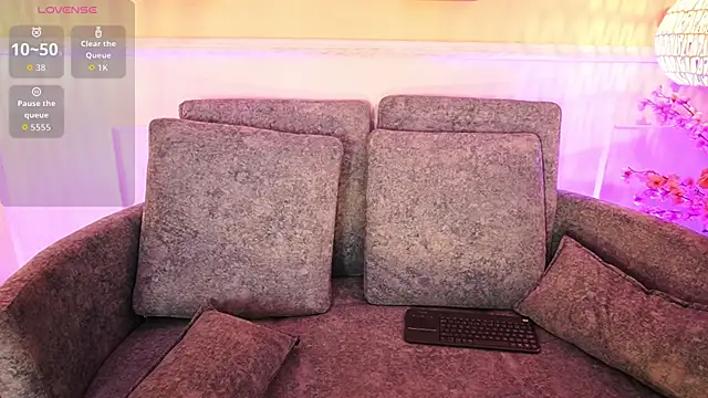 MeganLowell online show from 04/14/26, 06:58