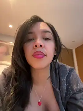 Esmerald 1111 online show from 12/01/25, 12:10