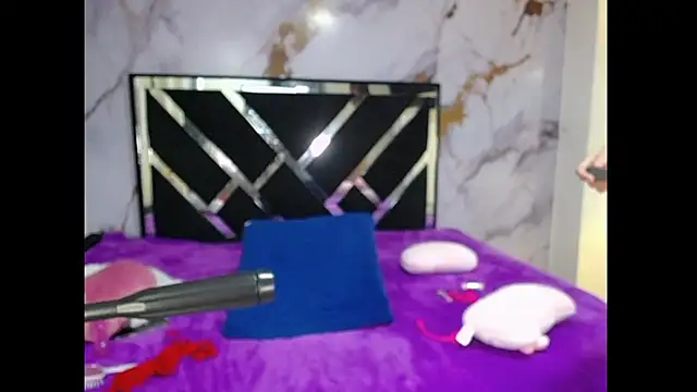 AmbarSxxx online show from 04/15/26, 05:03