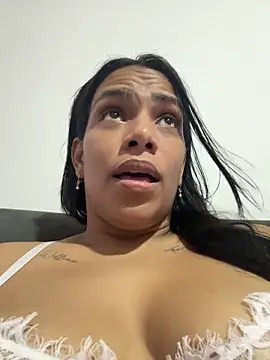 ArielleMillerr- online show from 04/08/26, 05:24