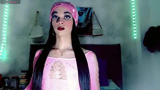 Snapshot of Karla_hot777 chatting on 11/25/25, 04:07 Karla hot777 online show from 11/25/25, 04:07