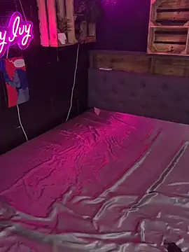 Shy-Ivy online show from 11/25/25, 09:15