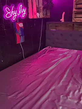 Shy-Ivy online show from 12/01/25, 10:37