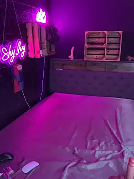 Shy-Ivy online show from 12/04/25, 09:45