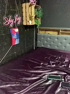 Shy-Ivy online show from 03/10/26, 09:42