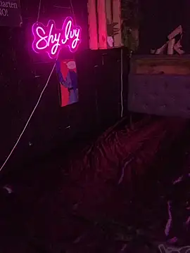 Shy-Ivy online show from 04/20/26, 09:16