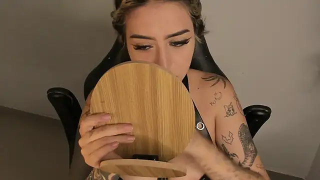 VeloraVyxen  online show from 03/07/26, 01:30