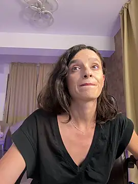 Snapshot of AnnaHarperX chatting on 09/10/25, 05:35 AnnaHarperX online show from 09/10/25, 05:35