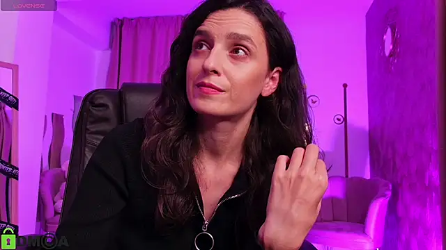 Snapshot of AnnaHarperX chatting on 10/31/25, 05:58 AnnaHarperX online show from 10/31/25, 05:58