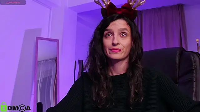 AnnaHarperX online show from 11/19/25, 05:35