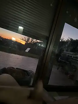 Locotre22 online show from 12/18/25, 05:13