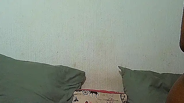 BrunetteNaomi8 online show from 04/20/26, 06:42