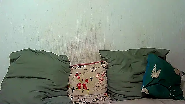 BrunetteNaomi8 online show from 04/21/26, 02:15