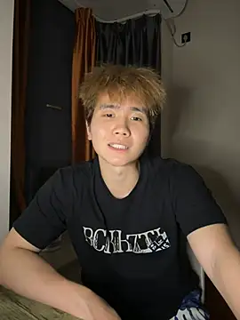 Juhone online show from 04/12/26, 03:28