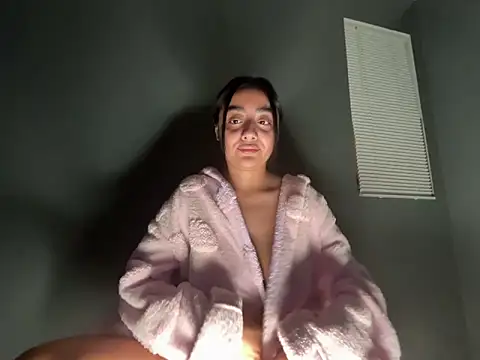 reinaass online show from 03/30/26, 08:04